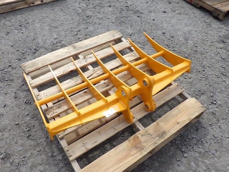 caterpillar-303-image-2