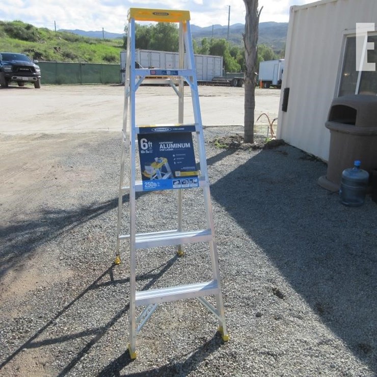 WERNER 6' ALUMINUM STEP LADDER