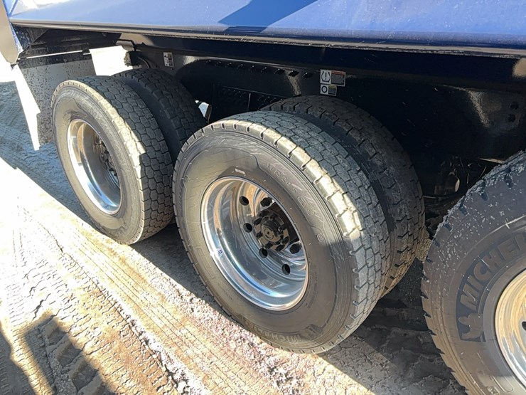 2026-peterbilt-567-image-6