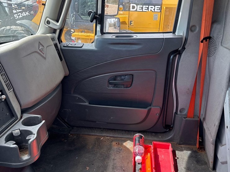 2016-international-ma025-single-axle-box-truck-image-24