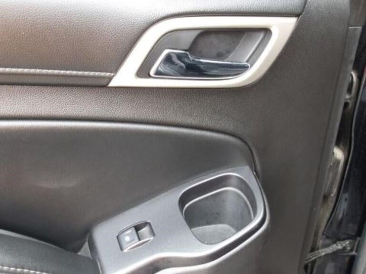 2016-gmc-yukon-denali-image-54