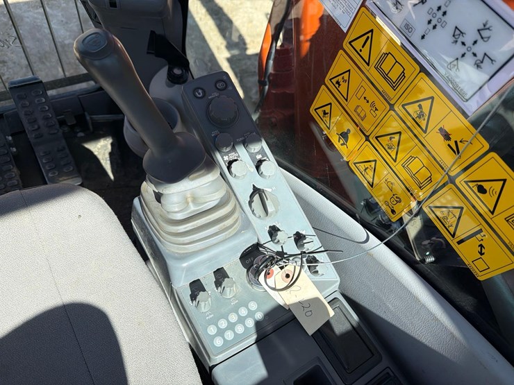 2020-hitachi-zx225usrk-image-26