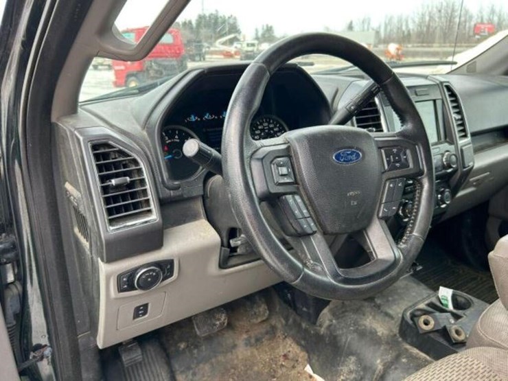 2016-ford-f150-xlt-image-17