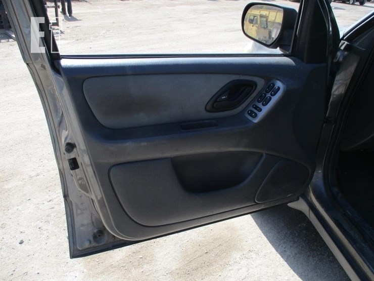 2005-ford-escape-xlt-image-13