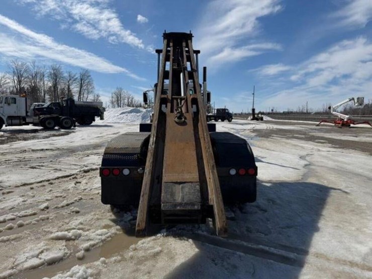 2009-mack-granite-gu813-image-37