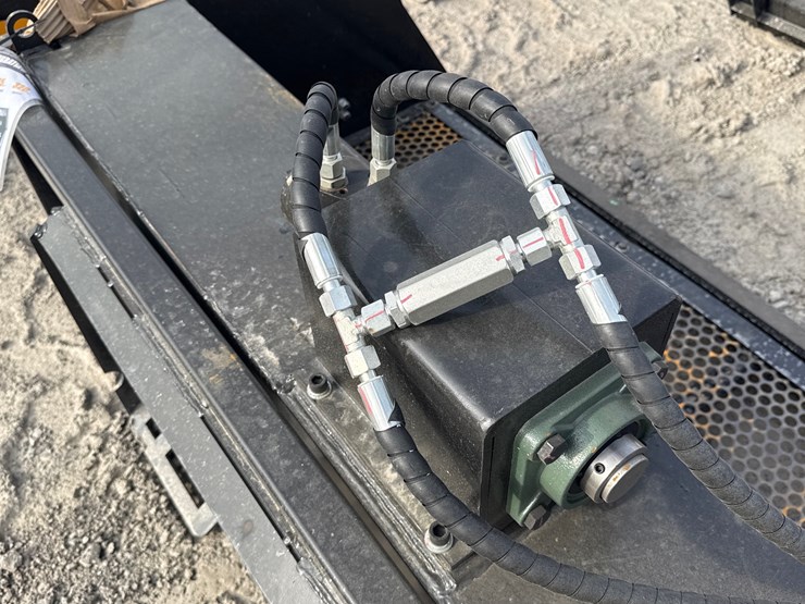 #2088-•-unused-giyi-vb79-79"-skid-steer-vibrating-bucket-dzdd260110-inv#-41963-image-6