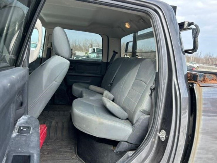 2014-ram-2500-hd-image-23