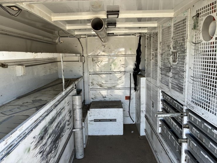 2011-ford-f550-image-10