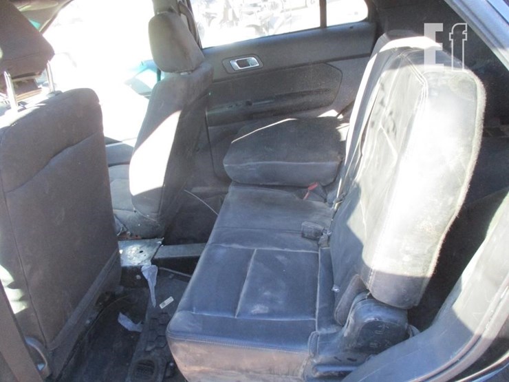 2015-ford-explorer-image-8