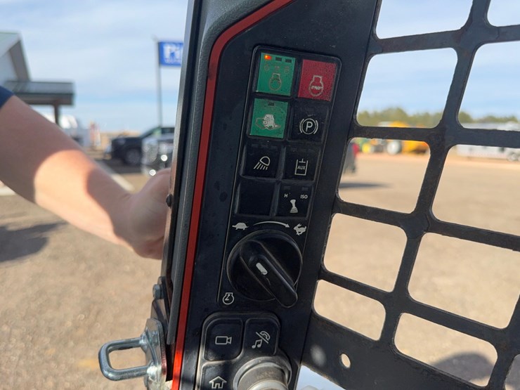 2021-bobcat-s76-image-9