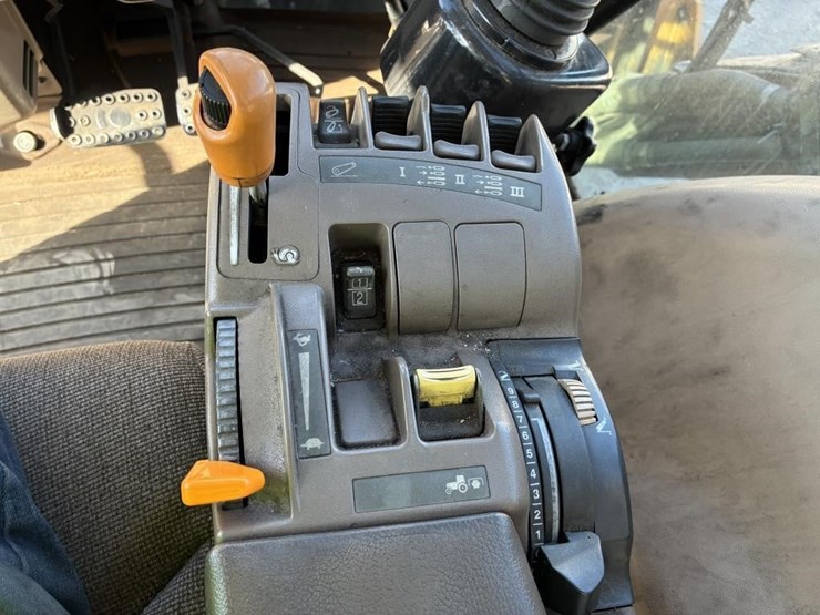 2005-john-deere-7130-image-29