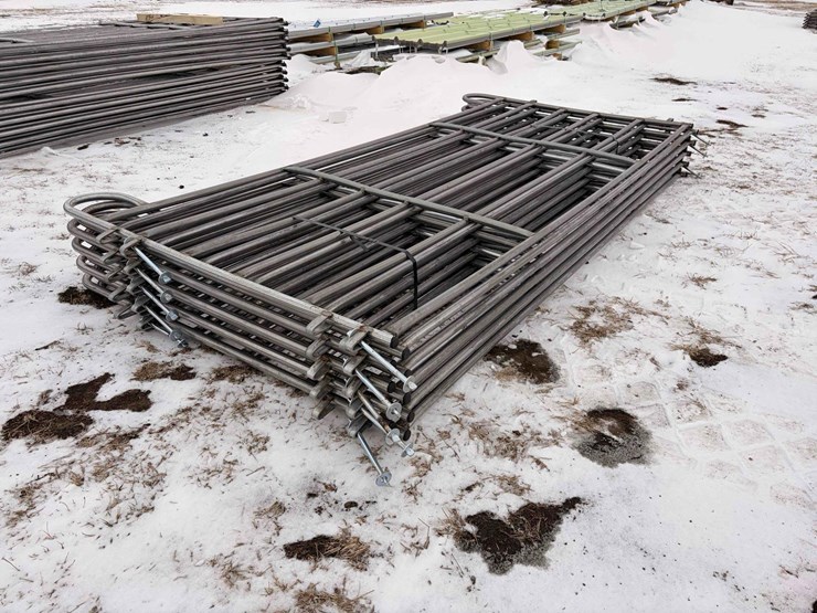 portable-corral-panels-image-4