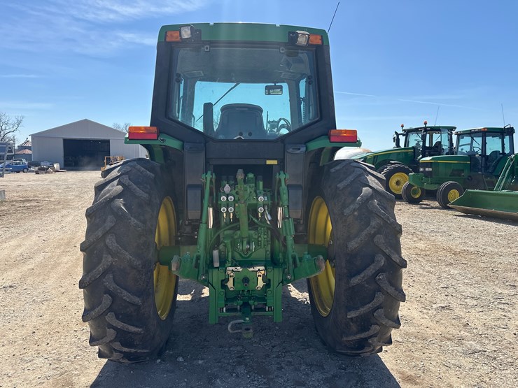 2000-john-deere-6210-image-18