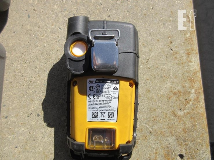 bw-gasalertmax-xtii-4-gas-detector-machine-image-3