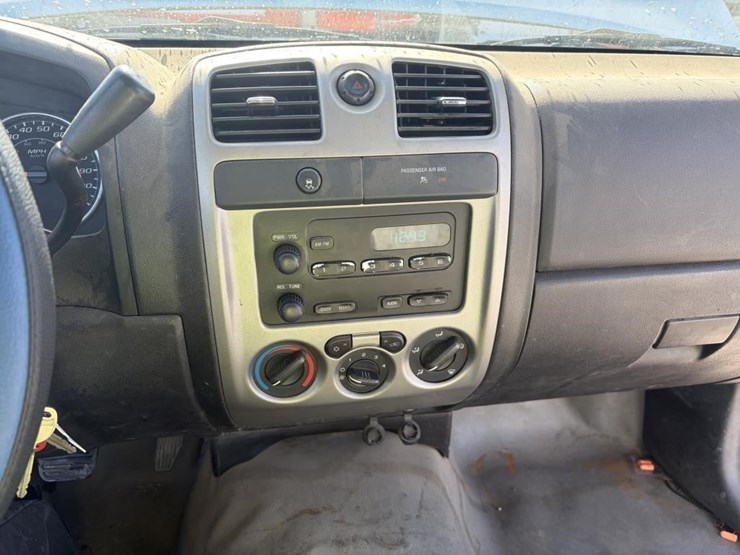 2011-chevrolet-colorado-image-14