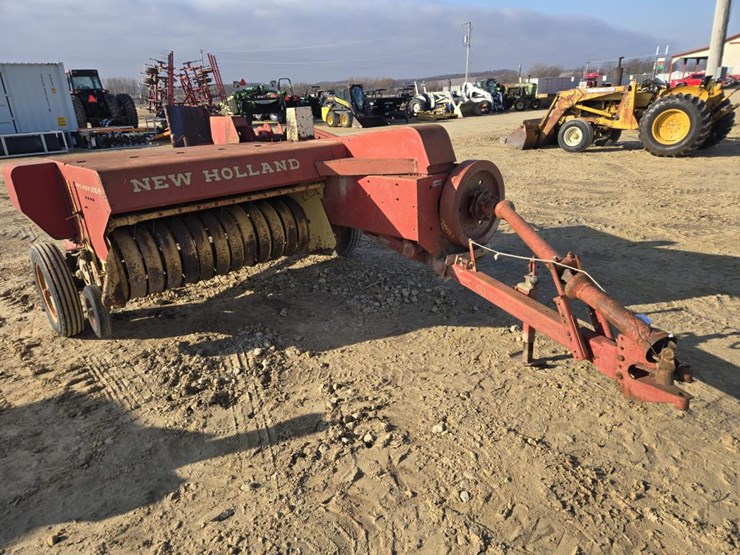 new-holland-269-image-1