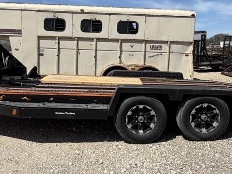 2021-custom-trailer-image-2