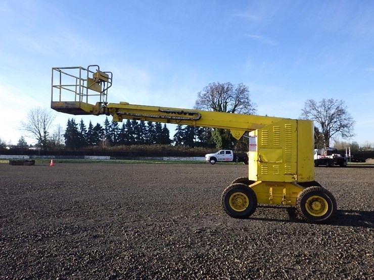 grove-telescopic-boom-lift-image-8
