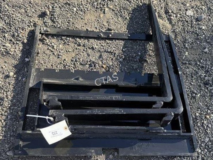 #233-•-mini-skid-steer-forks-image-1