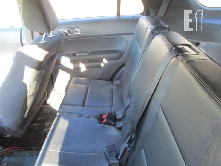 2014-ford-explorer-image-12