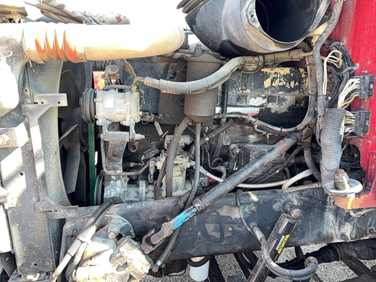 1996-peterbilt-385-image-22