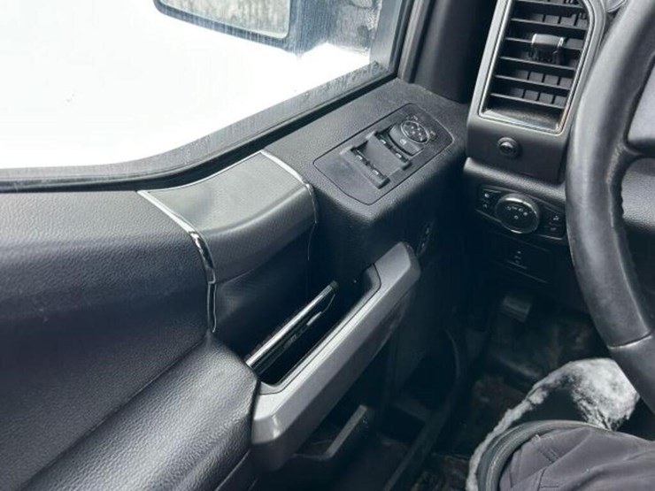 2017-ford-f150-xlt-image-20