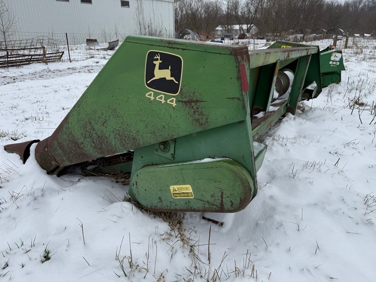 john-deere-444-image-2