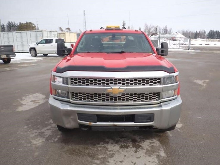 2019-chevrolet-silverado-3500hd-image-2
