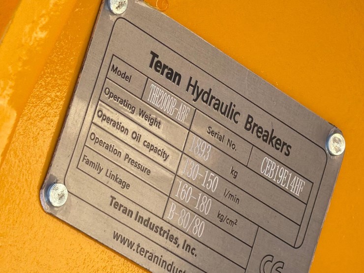 caterpillar-320-image-5