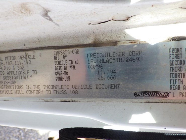 1996-freightliner-fl70-image-47