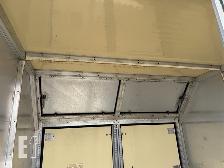 9'-container-doors-both-sides-image-4