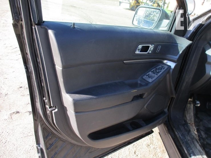 2014-ford-explorer-image-13