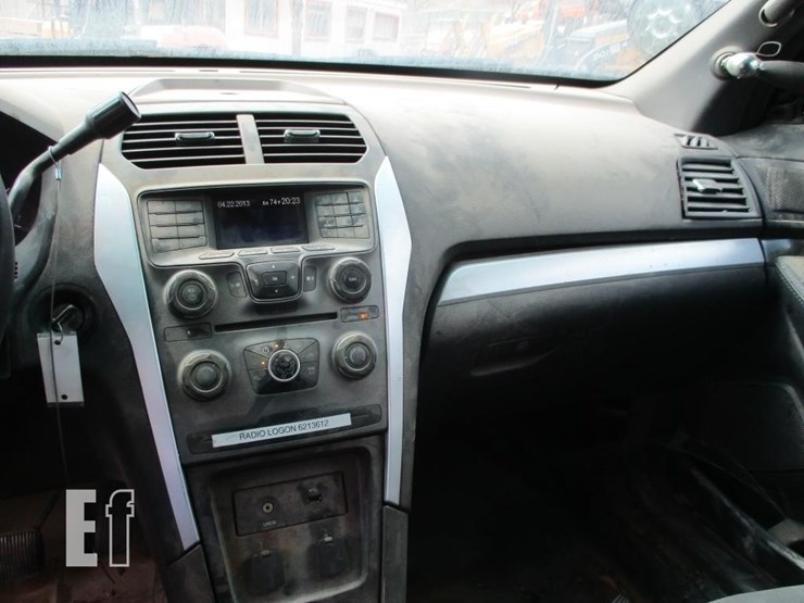 2014-ford-explorer-image-8