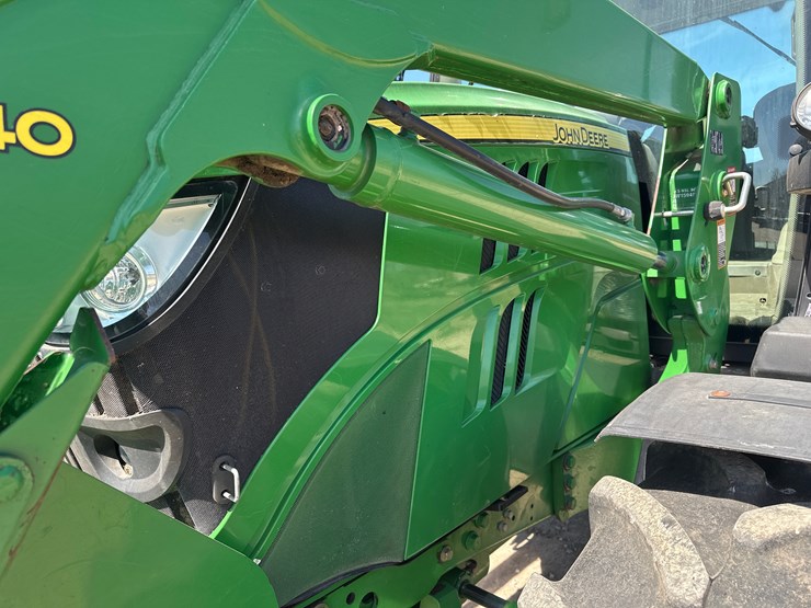 2013-john-deere-6125r-image-5