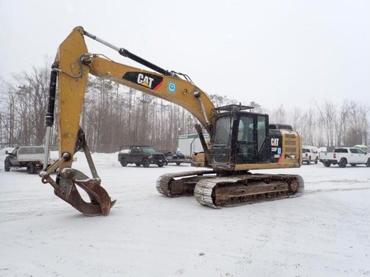 2017-caterpillar-320fl-image-1