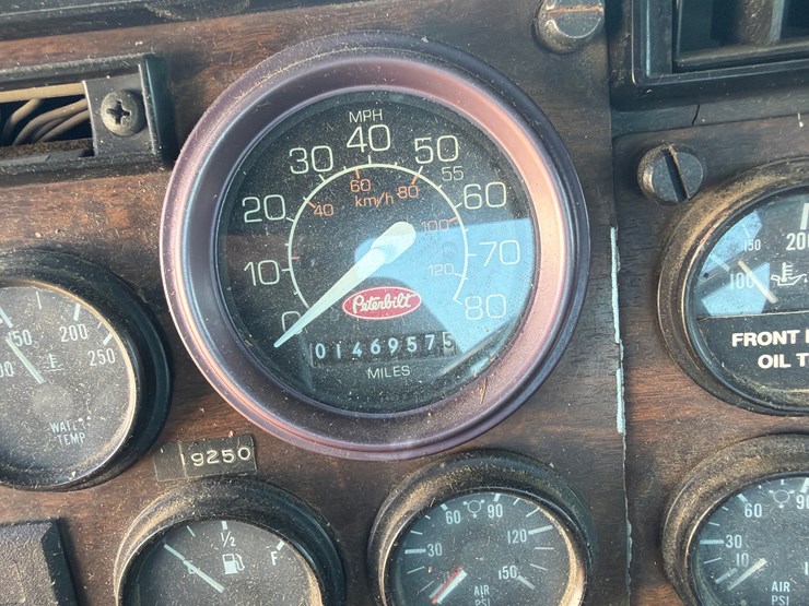1988-peterbilt-378-image-16