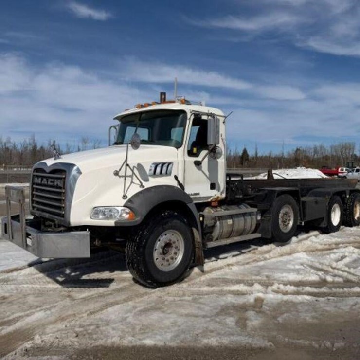 2009 MACK GRANITE GU813
