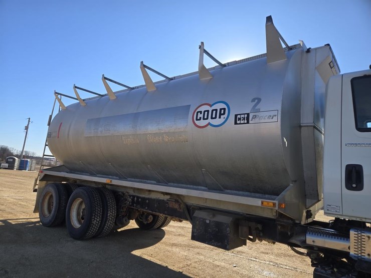 2007-international-7600-image-6