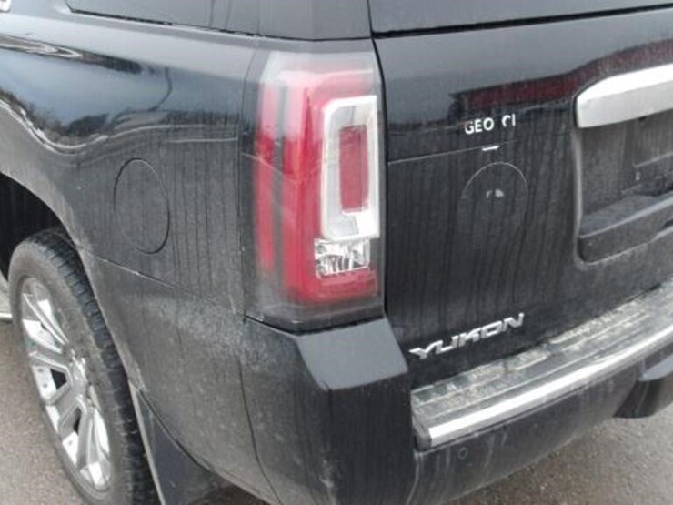 2016-gmc-yukon-denali-image-82