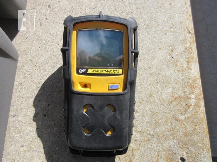 bw-gasalertmax-xtii-4-gas-detector-machine-image-2