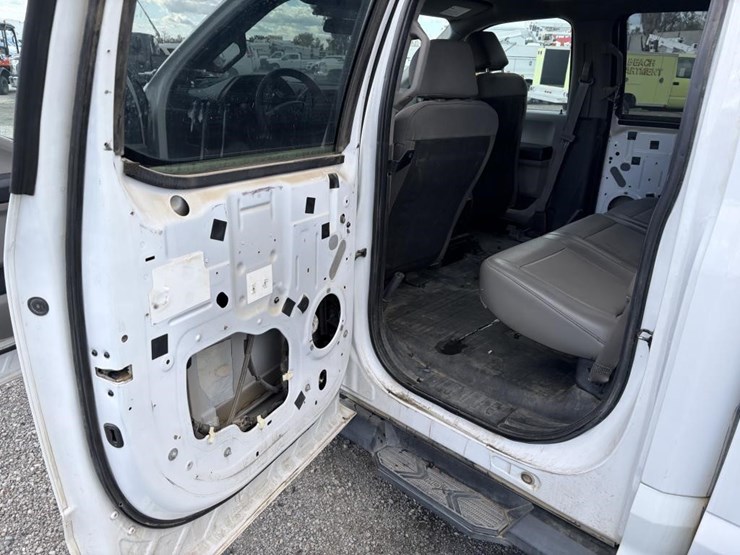 2018-ford-f150-xl-image-11