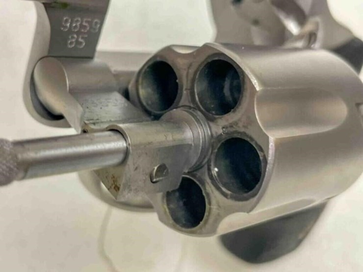 taurus-revolver-image-9