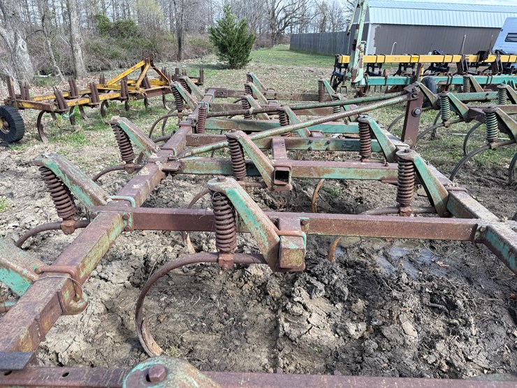 john-deere-17-image-25