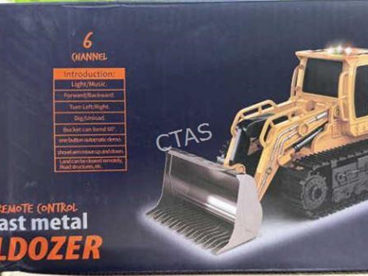 #125-•-die-cast-remote-control-bulldozer-image-1