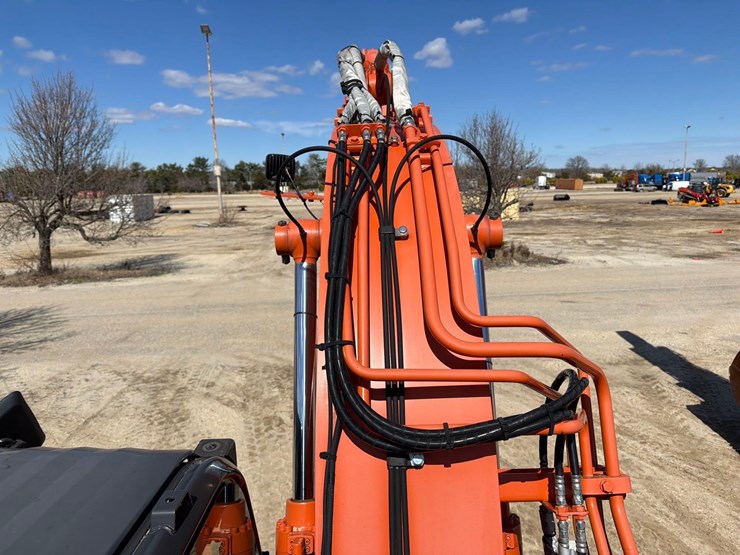 2020-hitachi-zx135us-6-image-19