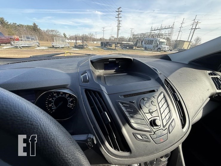 2015-ford-escape-se-image-11