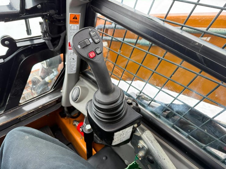 case-tv450b-image-34