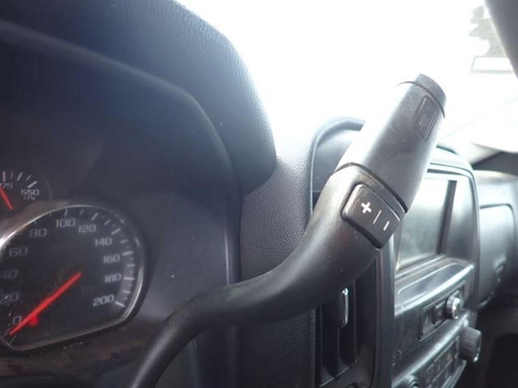 2019-chevrolet-silverado-3500hd-image-24