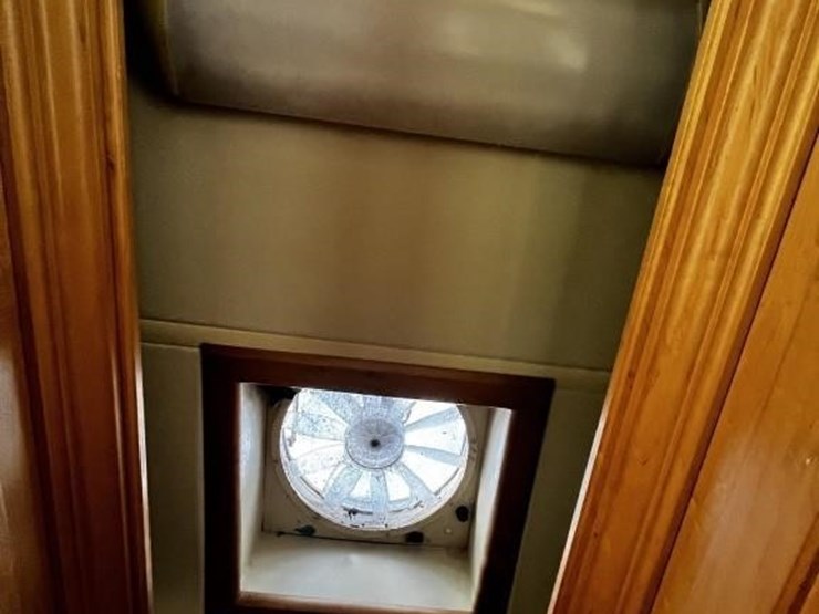 l1--2006-escalade-32'-travel-trailer-image-24