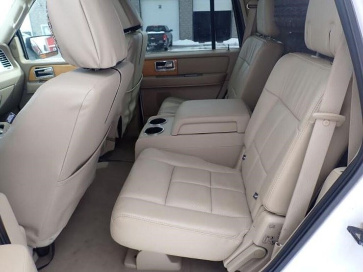 2009-lincoln-navigator-image-49